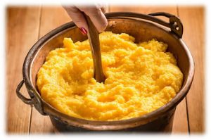 WEEKEND DI SABATO 9 E DOMENICA 10 MARZO 2024 Dalle terre dell’Oltrepò Pavese La polenta di una volta e le specialità delle nostre campagne @ Agriturismo Le Tradizioni di Elide | Lombardia | Italia